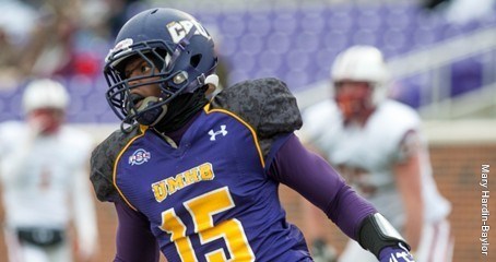 UMHB_FB_Brodrick_Crain_2013