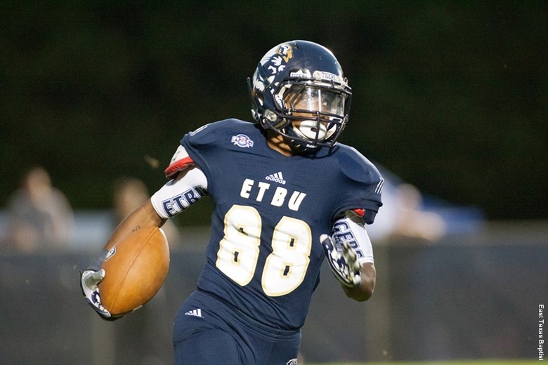 ETBU_FB_Tyler_Bates